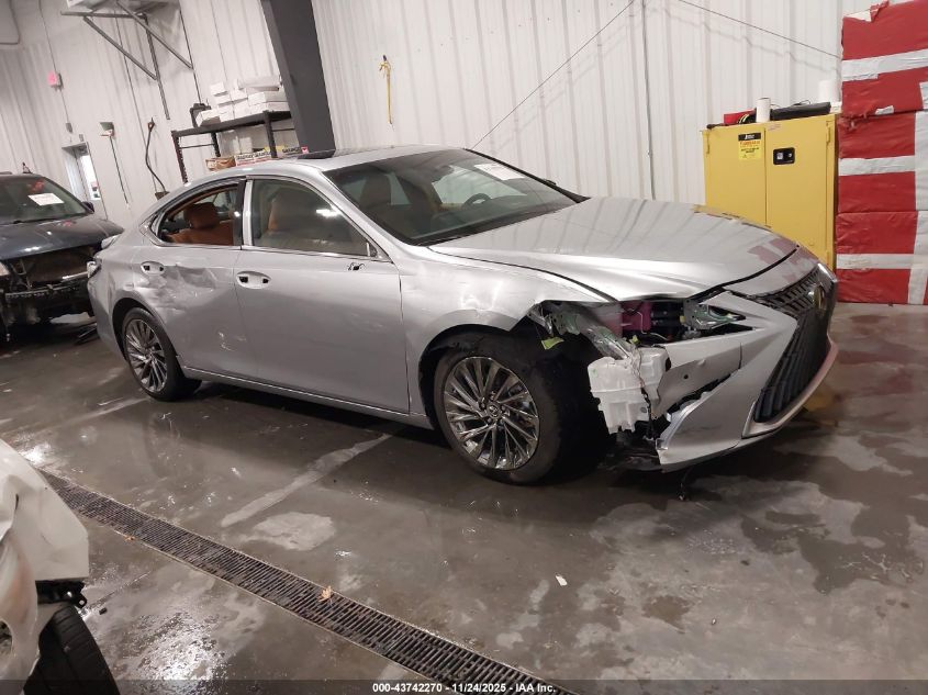 LEXUS ES 300H ULTRA LUXURY