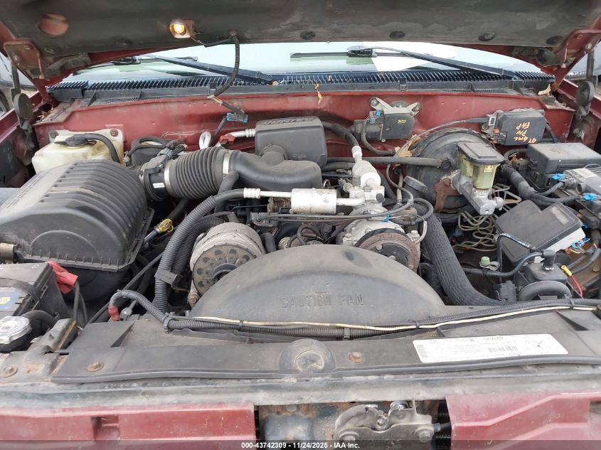 1998 GMC Suburban 1500 Sl VIN: 3GKFK16R4WG510828 Lot: 43742309