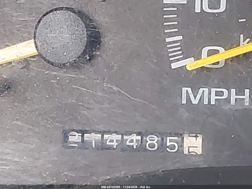 1998 GMC Suburban 1500 Sl VIN: 3GKFK16R4WG510828 Lot: 43742309