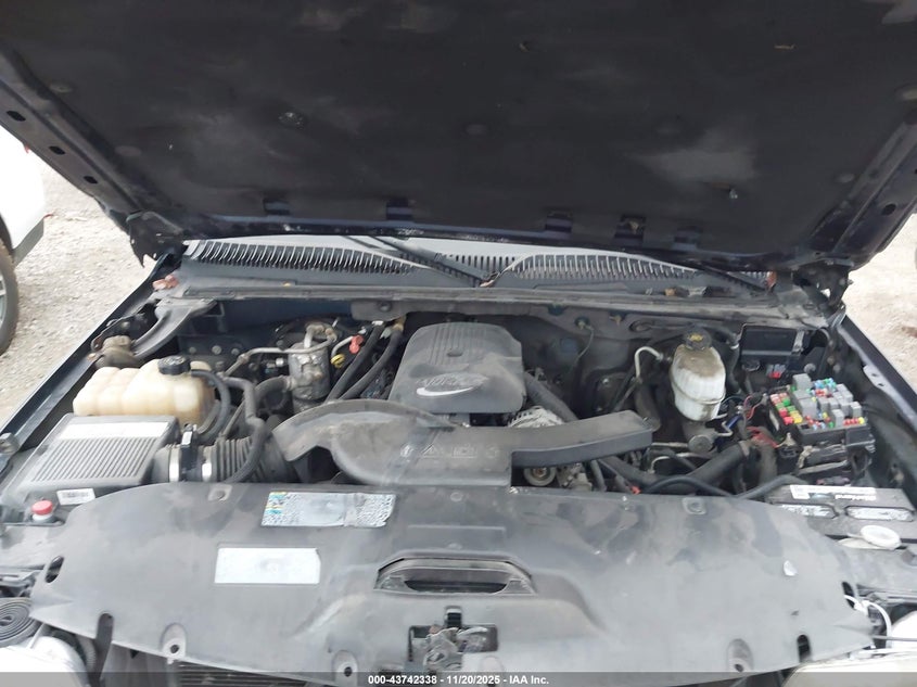 2004 Chevrolet Tahoe Ls VIN: 1GNEC13V84R133334 Lot: 43742338