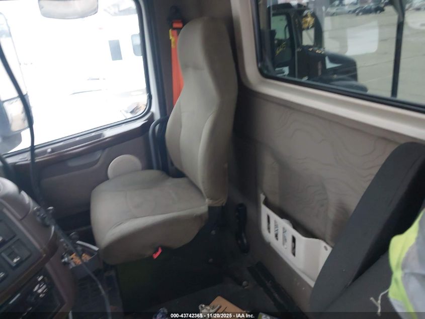 2016 Volvo Vn Vnl VIN: 4V4NC9EH2GN948689 Lot: 43742365