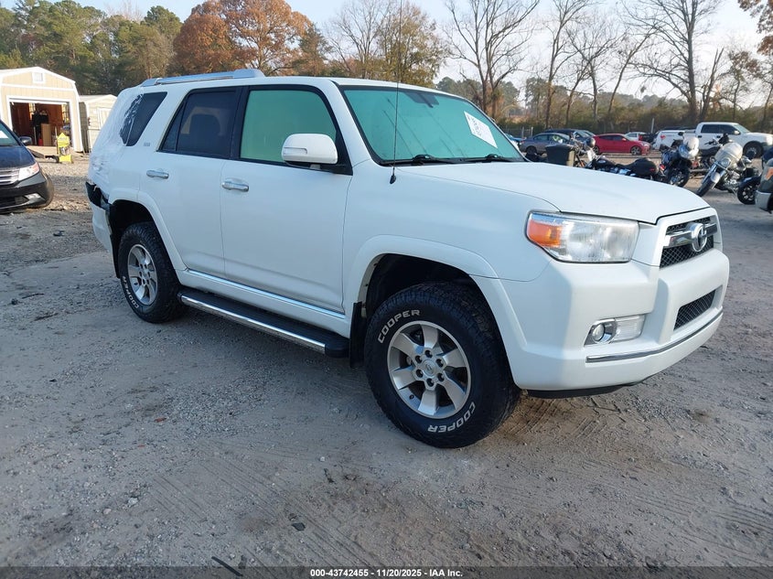 TOYOTA 4RUNNER SR5