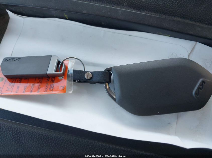 2025 Kia K5 Gt-Line VIN: KNAG64J73S5290561 Lot: 43742502