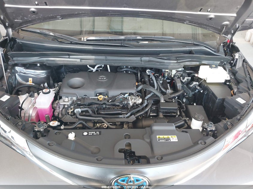 2025 Toyota Sienna Xle #10
