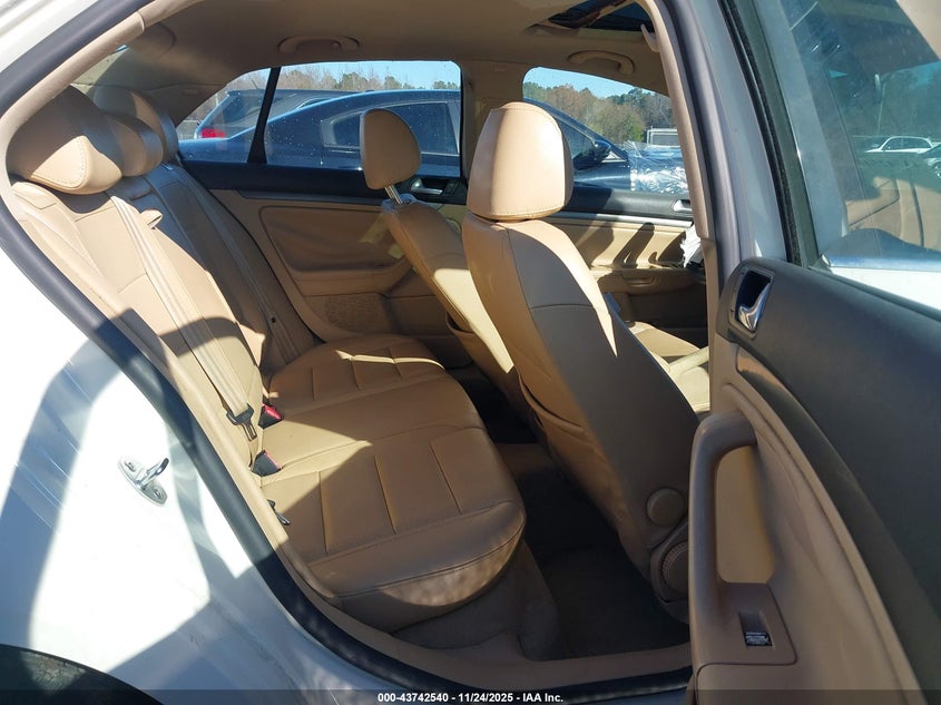2007 Volkswagen Jetta Wolfsburg Edition VIN: 3VWEF71KX7M077881 Lot: 43742540