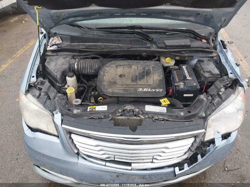 2013 Chrysler Town & Country Touring-L VIN: 2C4RC1CG4DR708261 Lot: 43742586