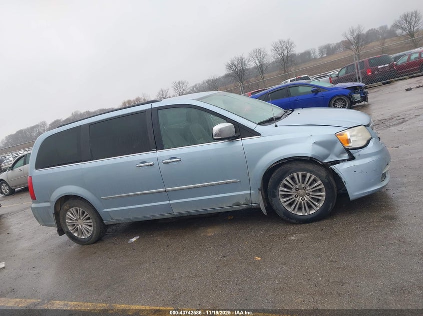 2013 Chrysler Town & Country Touring-L VIN: 2C4RC1CG4DR708261 Lot: 43742586