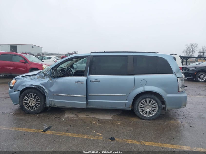 2013 Chrysler Town & Country Touring-L VIN: 2C4RC1CG4DR708261 Lot: 43742586