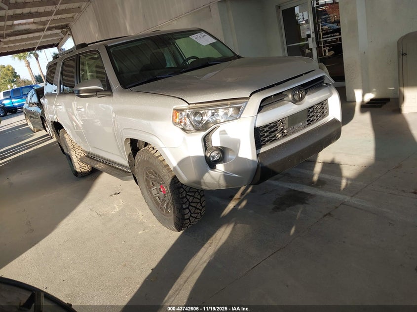 TOYOTA 4RUNNER SR5