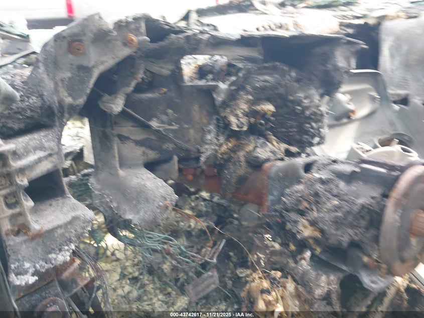 1998 GMC Savana Standard VIN: 1GTFG25W6W1102470 Lot: 43742617