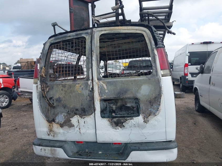 1998 GMC Savana Standard VIN: 1GTFG25W6W1102470 Lot: 43742617