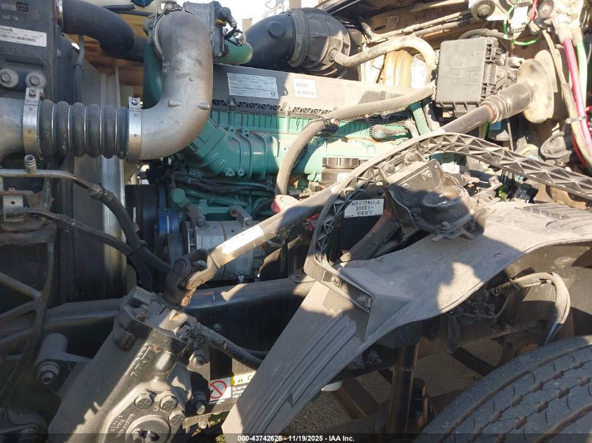 2018 Volvo Vnl VIN: 4V4NC9EG1JN892274 Lot: 43742628