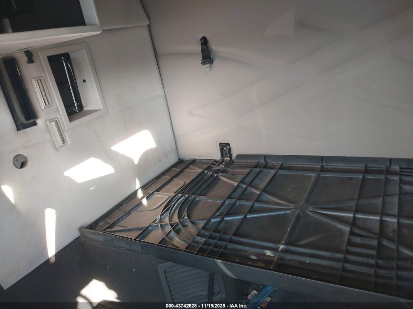 2018 Volvo Vnl VIN: 4V4NC9EG1JN892274 Lot: 43742628