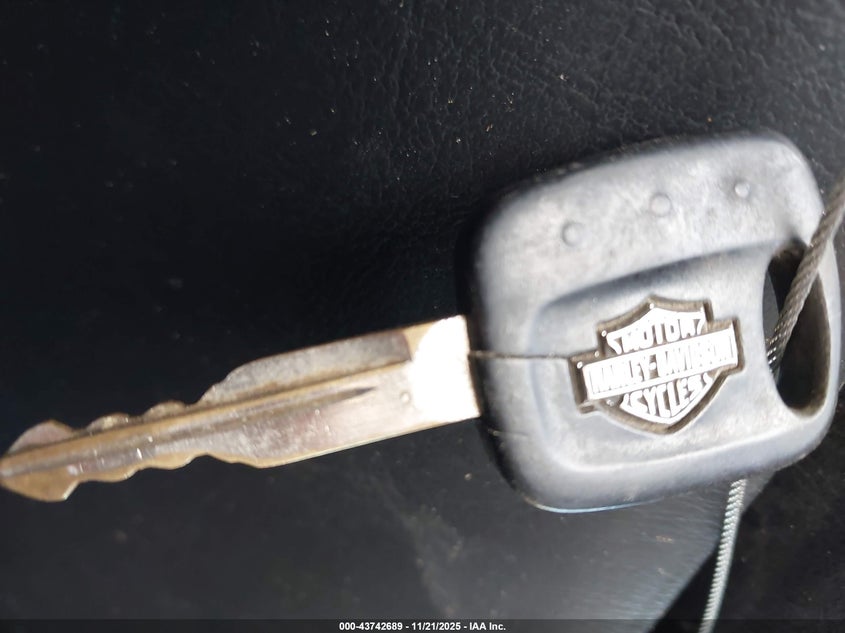 2004 Ford F-250 Lariat/Xl/Xlt VIN: 1FTNW21PX4EB74954 Lot: 43742689