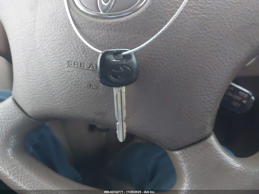 2003 Toyota Sequoia Sr5 V8 VIN: 5TDZT34A43S170396 Lot: 43742771