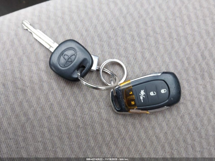 2005 Toyota Corolla Le VIN: 2T1BR32E05C400968 Lot: 43742822