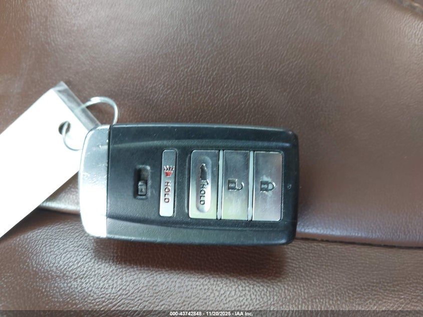 2019 Acura Rdx Technology Package VIN: 5J8TC2H52KL023752 Lot: 43742848