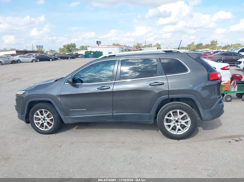 2017 Jeep Cherokee Latitude Fwd VIN: 1C4PJLCS7HW641469 Lot: 43742861