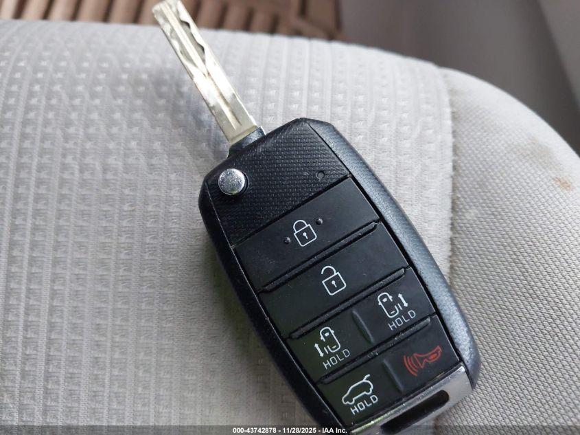 2019 Kia Sedona Lx VIN: KNDMB5C12K6548613 Lot: 43742878