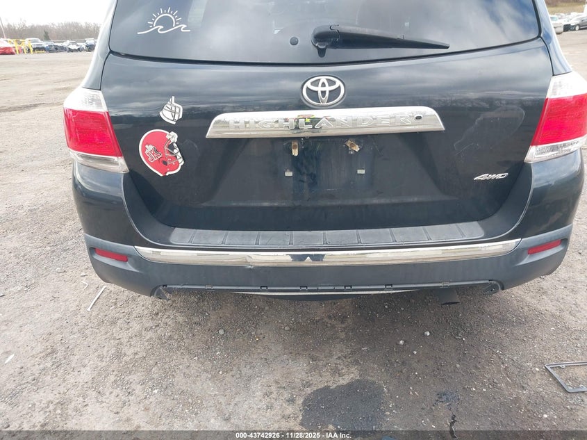 2013 Toyota Highlander Se V6 VIN: 5TDBK3EH5DS208798 Lot: 43742926