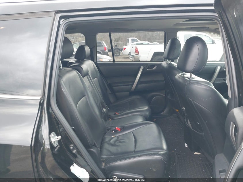 2013 Toyota Highlander Se V6 VIN: 5TDBK3EH5DS208798 Lot: 43742926