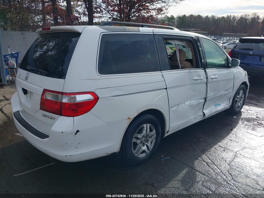 5FNRL38425B109589 2005 HONDA ODYSSEY photo no. 4