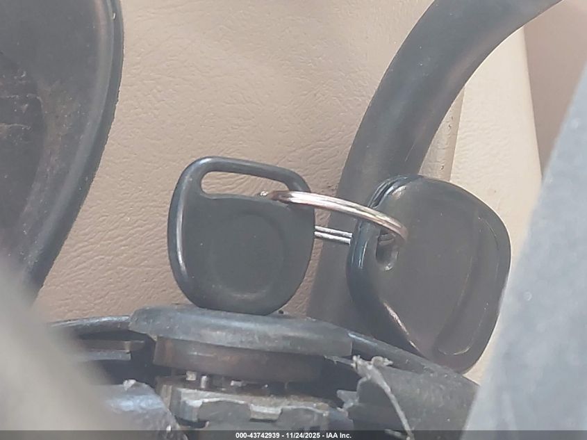 2003 Chevrolet Tahoe Z71 VIN: 1GNEK13Z73R188037 Lot: 43742939