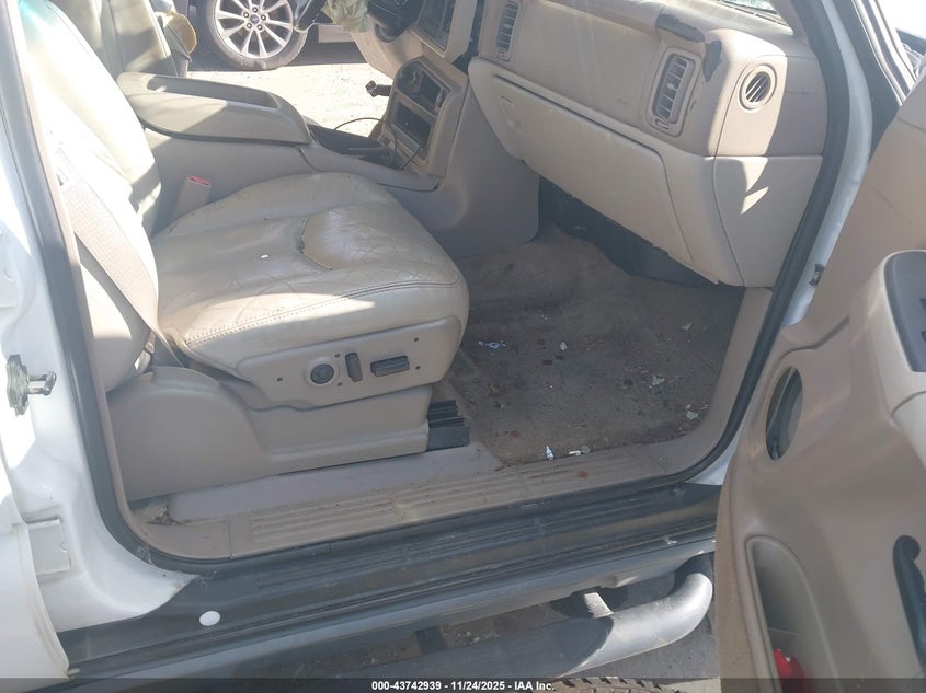 1GNEK13Z73R188037 2003 CHEVROLET TAHOE photo no. 5