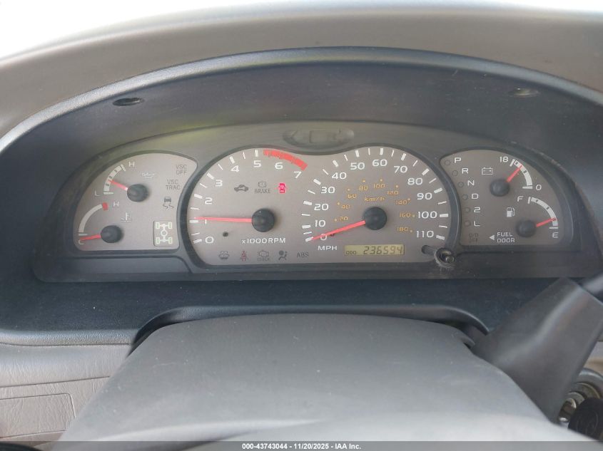 2001 Toyota Sequoia Sr5 V8 VIN: 5TDBT44A81S051237 Lot: 43743044