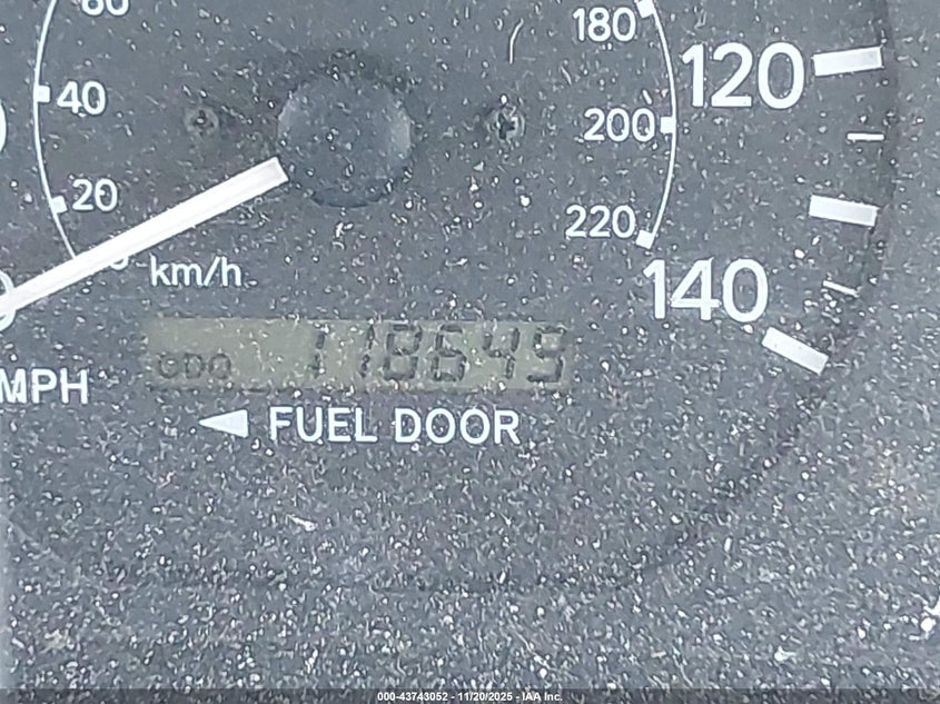 2000 Toyota Camry Le VIN: 4T1BG22K7YU957868 Lot: 43743052