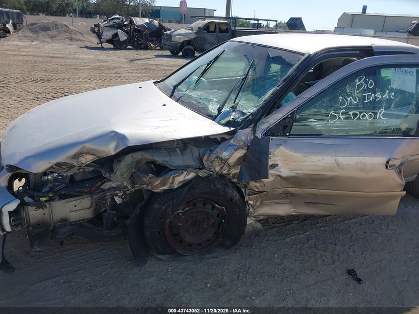 2000 Toyota Camry Le VIN: 4T1BG22K7YU957868 Lot: 43743052