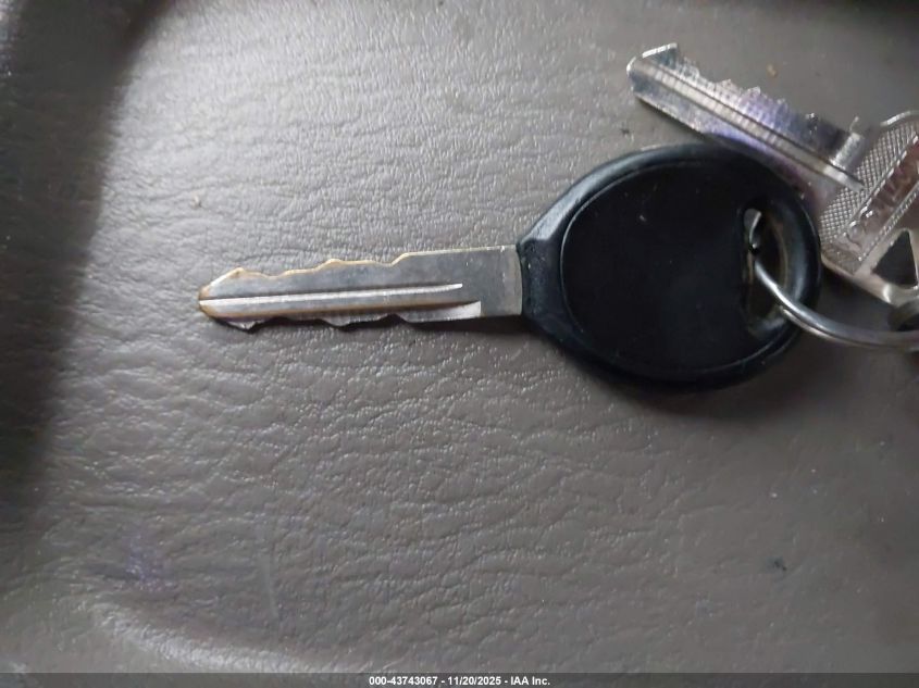 2002 Dodge Grand Caravan Es VIN: 2B4GP54L62R642949 Lot: 43743067