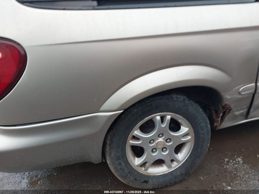 2002 Dodge Grand Caravan Es VIN: 2B4GP54L62R642949 Lot: 43743067