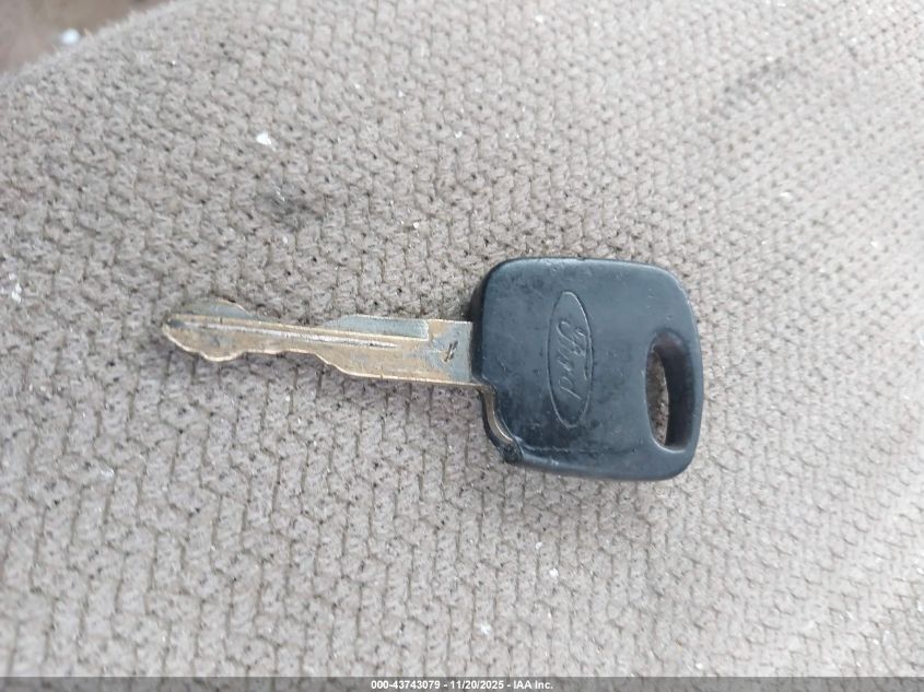 2000 Ford Mustang VIN: 1FAFP4045YF121380 Lot: 43743079