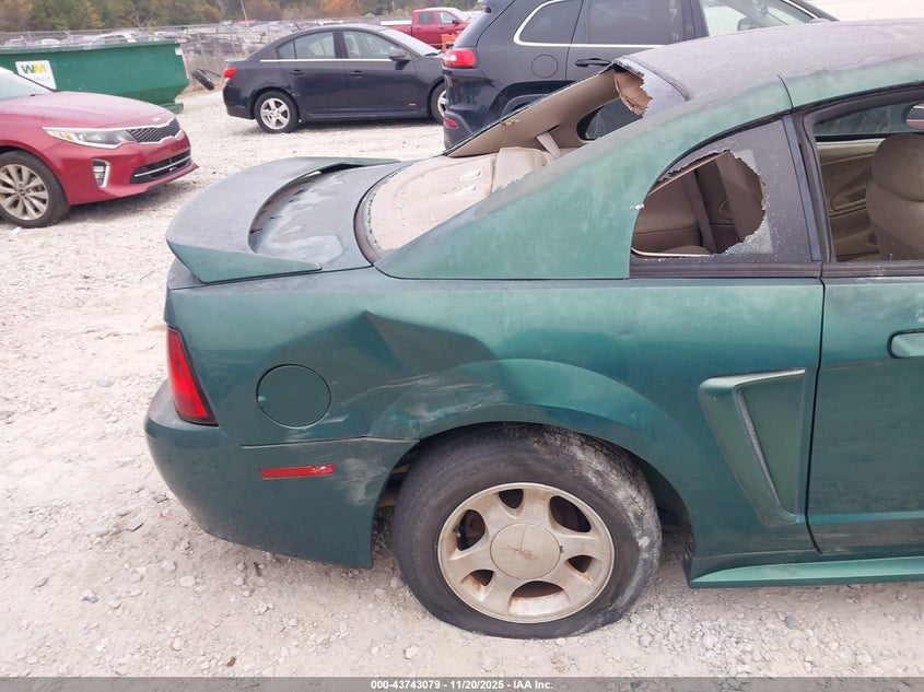 2000 Ford Mustang VIN: 1FAFP4045YF121380 Lot: 43743079