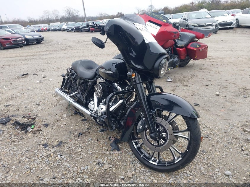 1HD1KBM16CB639052 2012 HARLEY-DAVIDSON STREET GLIDE photo no. 3