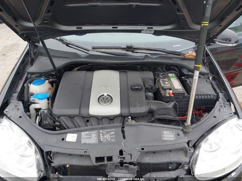 2006 Volkswagen Rabbit 4-Door VIN: WVWCR71K06W195695 Lot: 43743152