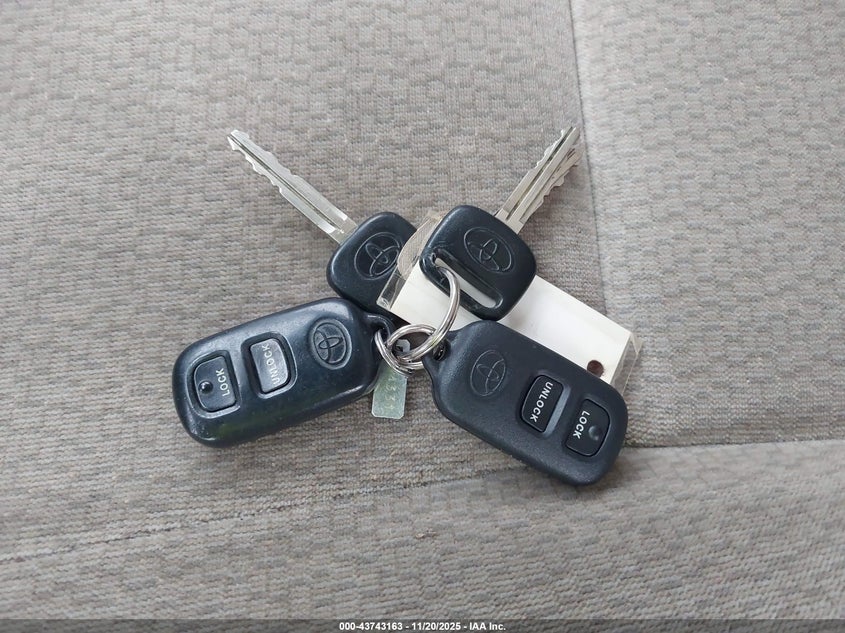 2003 Toyota Corolla Le VIN: 2T1BR38EX3C010271 Lot: 43743163