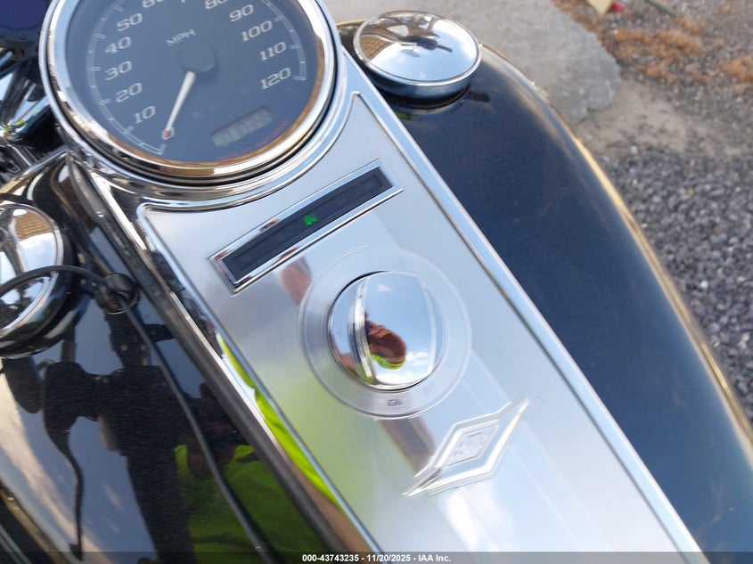 2014 Harley-Davidson Flhr Road King VIN: 1HD1FBM17EB688803 Lot: 43743235