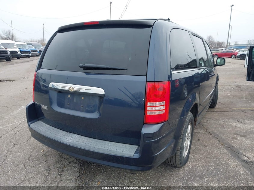 2A8HR54P88R824108 2008 CHRYSLER TOWN & COUNTRY photo no. 4