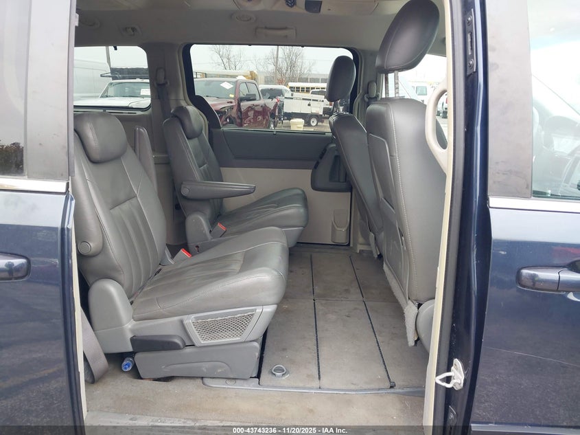 2A8HR54P88R824108 2008 CHRYSLER TOWN & COUNTRY photo no. 8