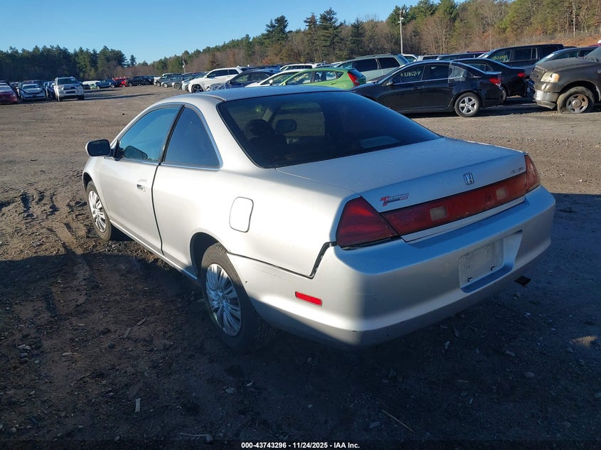 1HGCG3172YA009764 2000 HONDA ACCORD photo no. 3