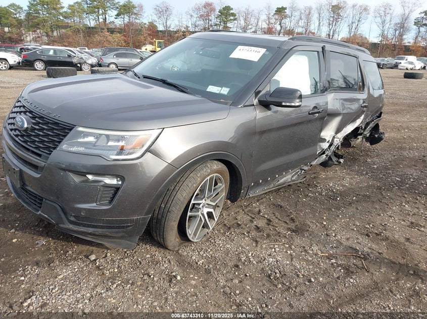 1FM5K8GTXJGA85481 2018 FORD EXPLORER photo no. 2