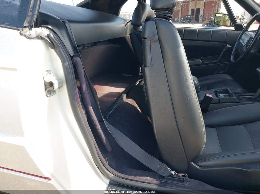 1992 Cadillac Allante VIN: 1G6VS3387NU125826 Lot: 43743383