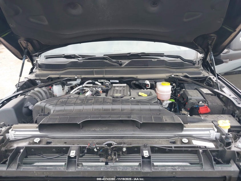 2026 Ram 3500 Tradesman 4X4 8' Box VIN: 3C63RRGL7TG151335 Lot: 43743398