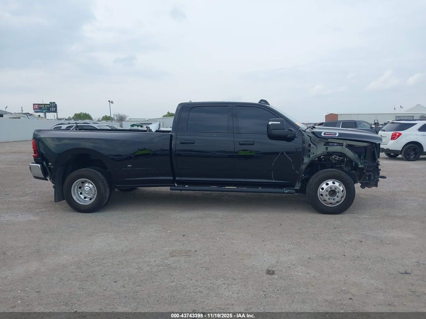2026 Ram 3500 Tradesman 4X4 8' Box VIN: 3C63RRGL7TG151335 Lot: 43743398