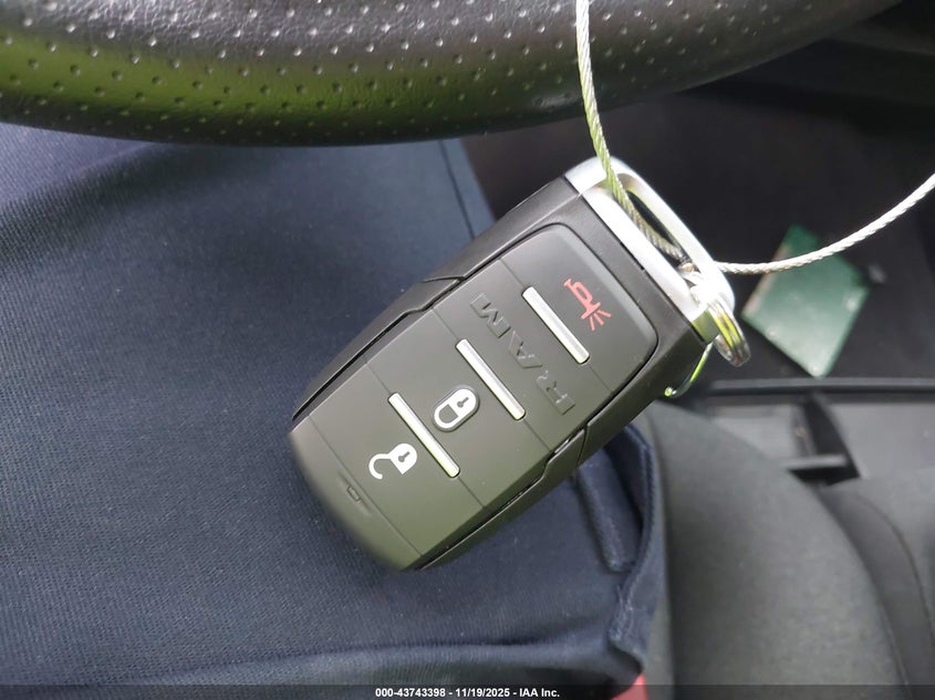 2026 Ram 3500 Tradesman 4X4 8' Box VIN: 3C63RRGL7TG151335 Lot: 43743398