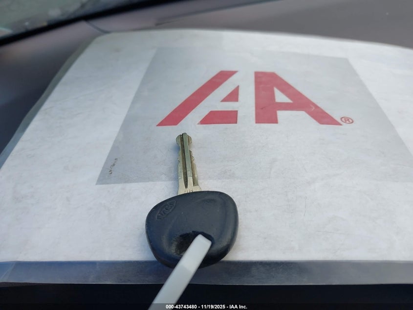 2008 Kia Optima Lx VIN: KNAGE123885196102 Lot: 43743480