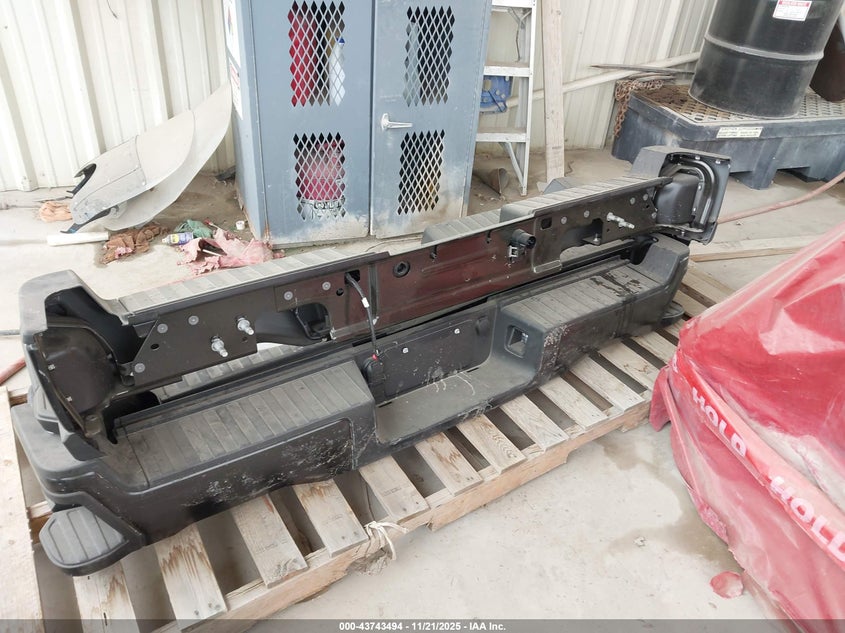 2023 Ford Superduty VIN: 4BUMPERS Lot: 43743494