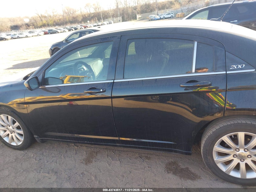 2013 Chrysler 200 Touring VIN: 1C3CCBBGXDN569123 Lot: 43743517